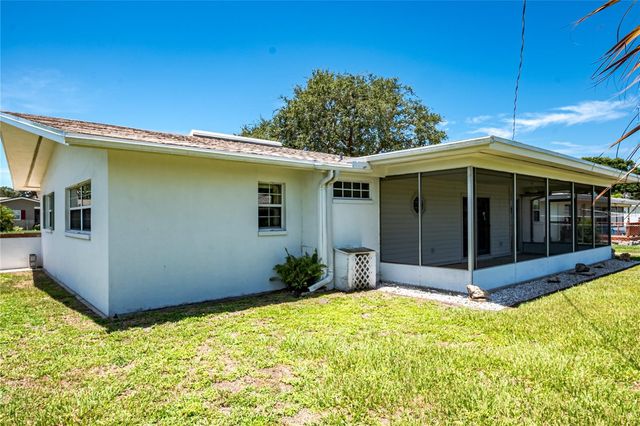 13883 JAMAICA DRIVE, Seminole, FL 33776