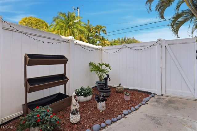 1103 SE 8th TER Unit D, Cape Coral, FL 33990