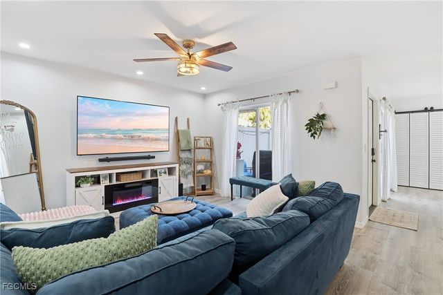 1103 SE 8th TER Unit D, Cape Coral, FL 33990