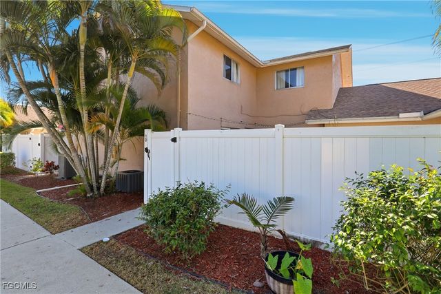 1103 SE 8th TER Unit D, Cape Coral, FL 33990