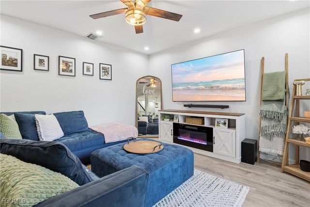 1103 SE 8th TER Unit D, Cape Coral, FL 33990