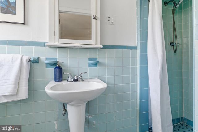 323 E GOWEN AVE, Philadelphia, PA 19119