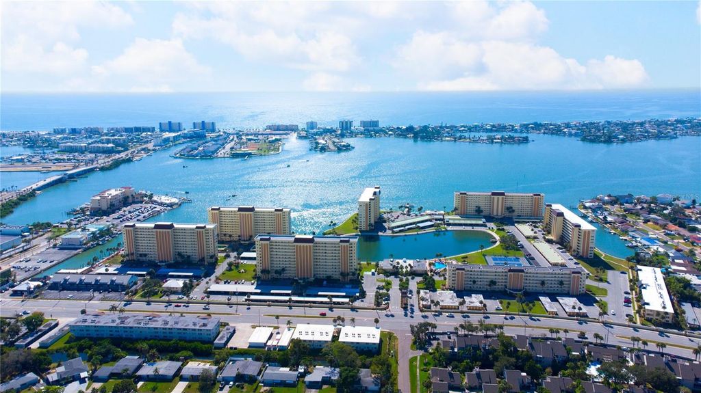 4725 COVE CIRCLE 207, St Petersburg, FL 33708