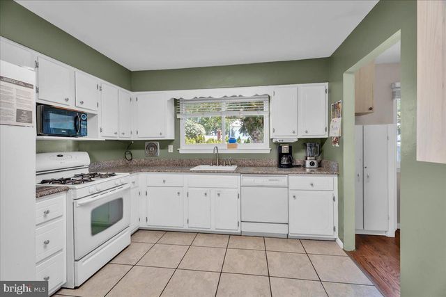 1105 HUDSON AVE, Voorhees, NJ 08043