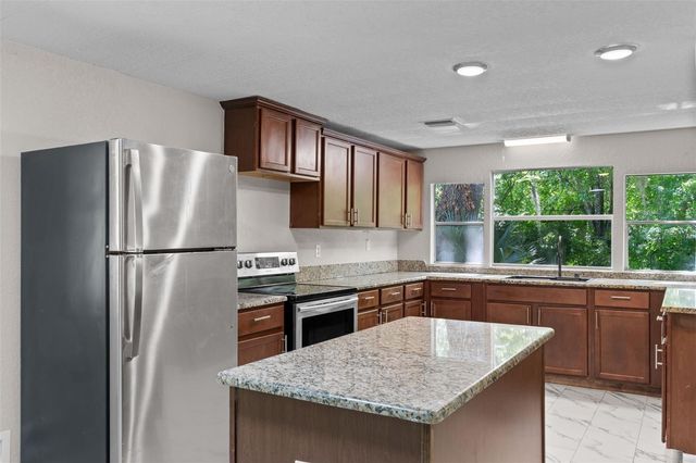 3547 CR 405, Lake Panasoffkee, FL 33538