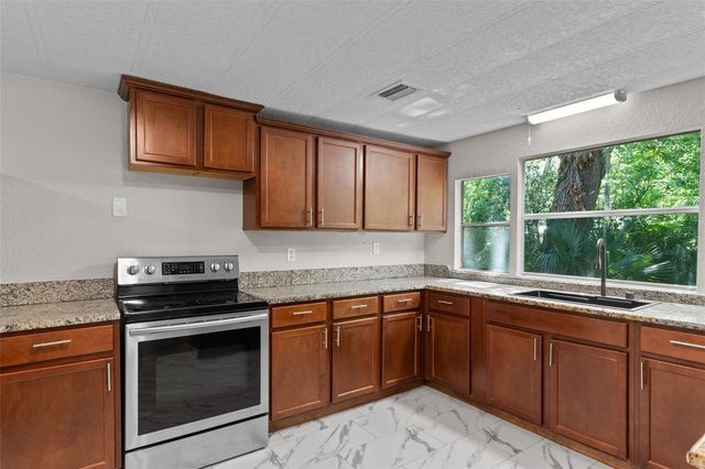 3547 CR 405, Lake Panasoffkee, FL 33538