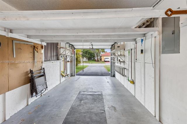 9306 NW 80th St, Tamarac, FL 33321