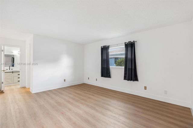 9306 NW 80th St, Tamarac, FL 33321