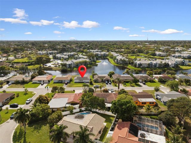 9306 NW 80th St, Tamarac, FL 33321