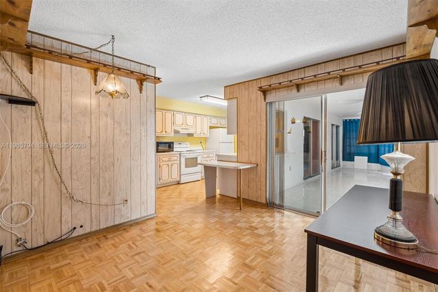 9306 NW 80th St, Tamarac, FL 33321