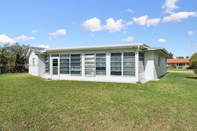 9306 NW 80th St, Tamarac, FL 33321