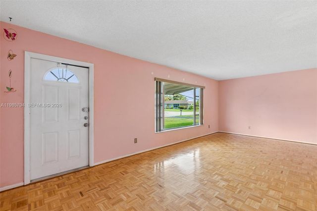 9306 NW 80th St, Tamarac, FL 33321