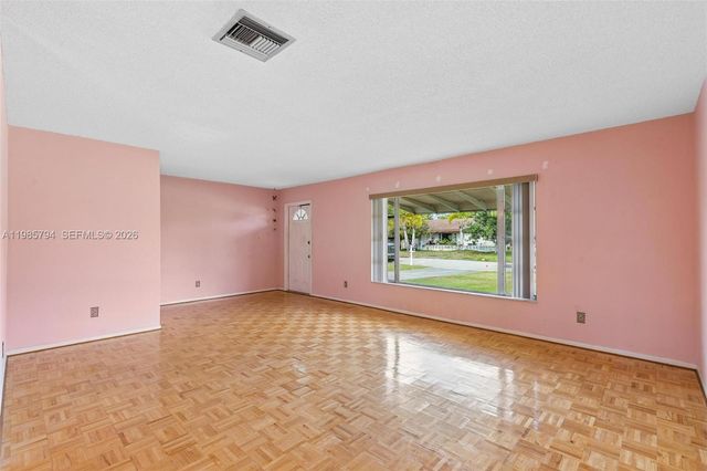 9306 NW 80th St, Tamarac, FL 33321