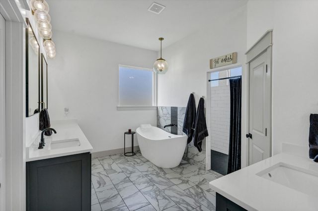 1250 Turpin Lake Road, Poolville, TX 76487