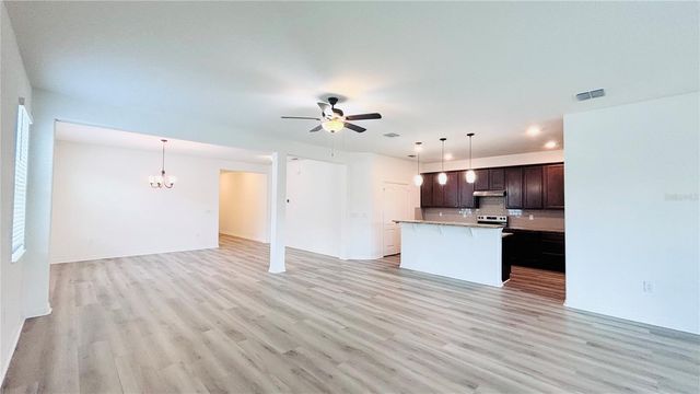 557 SCOTT LAKE CREEK LN, Lakeland, FL 33813