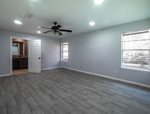 605 Blue Lake Drive, Fort Worth, TX 76103