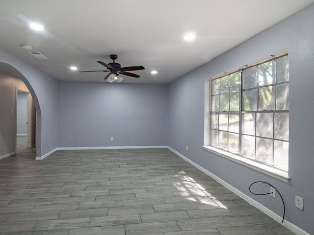 605 Blue Lake Drive, Fort Worth, TX 76103