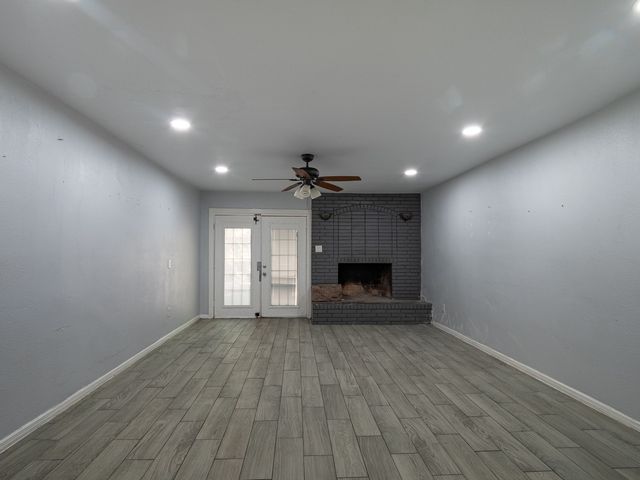 605 Blue Lake Drive, Fort Worth, TX 76103