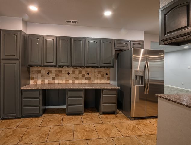 605 Blue Lake Drive, Fort Worth, TX 76103