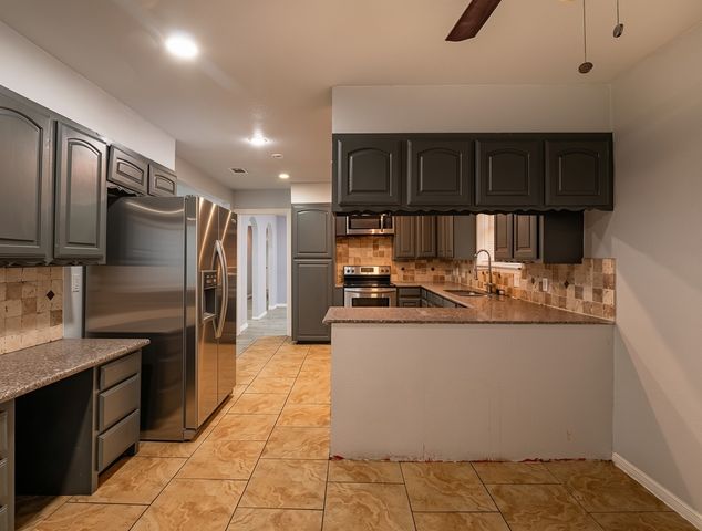 605 Blue Lake Drive, Fort Worth, TX 76103