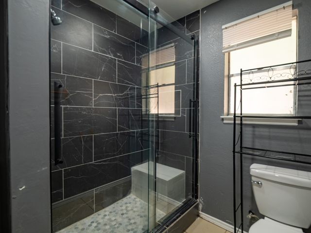 605 Blue Lake Drive, Fort Worth, TX 76103