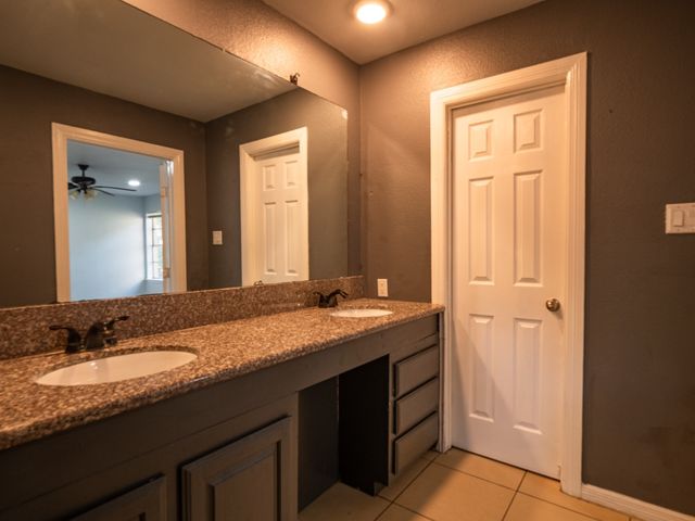 605 Blue Lake Drive, Fort Worth, TX 76103
