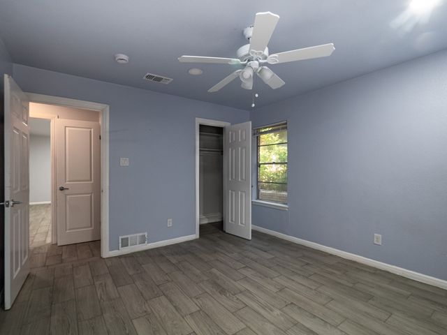 605 Blue Lake Drive, Fort Worth, TX 76103