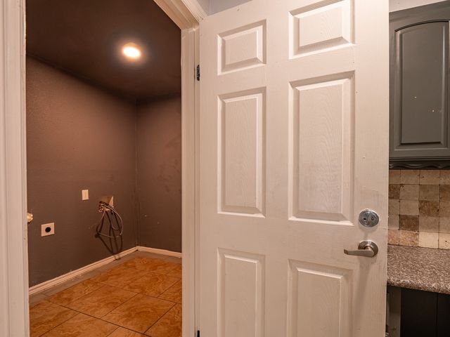 605 Blue Lake Drive, Fort Worth, TX 76103