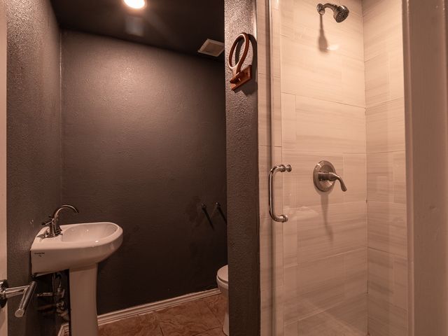605 Blue Lake Drive, Fort Worth, TX 76103