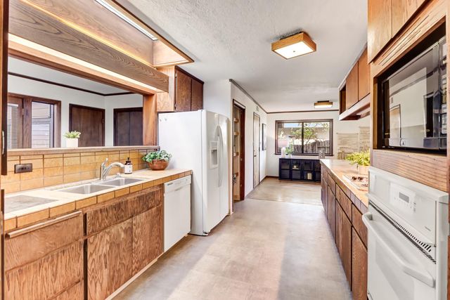 1302 Oak Ave, Davis, CA 95616