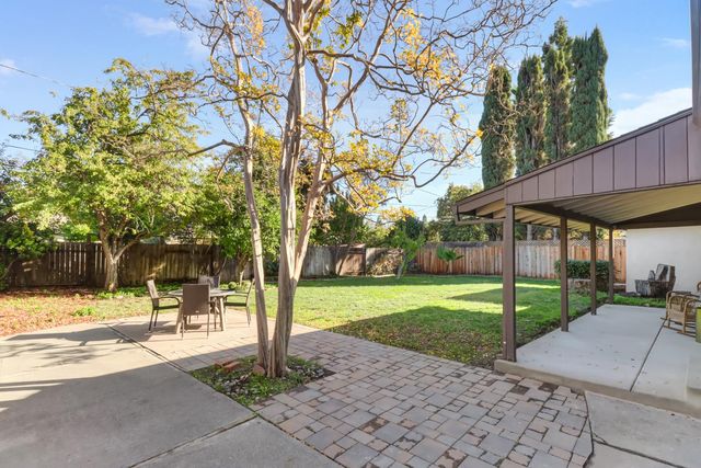 1302 Oak Ave, Davis, CA 95616