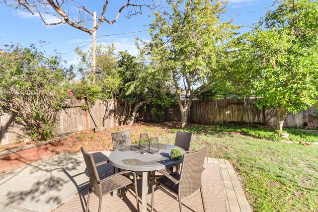 1302 Oak Ave, Davis, CA 95616