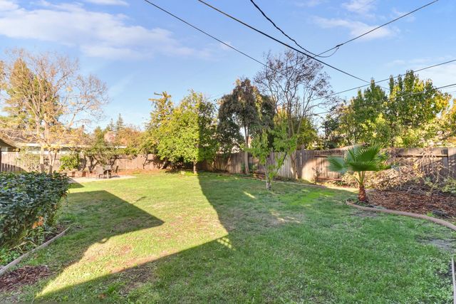 1302 Oak Ave, Davis, CA 95616