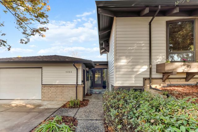 1302 Oak Ave, Davis, CA 95616