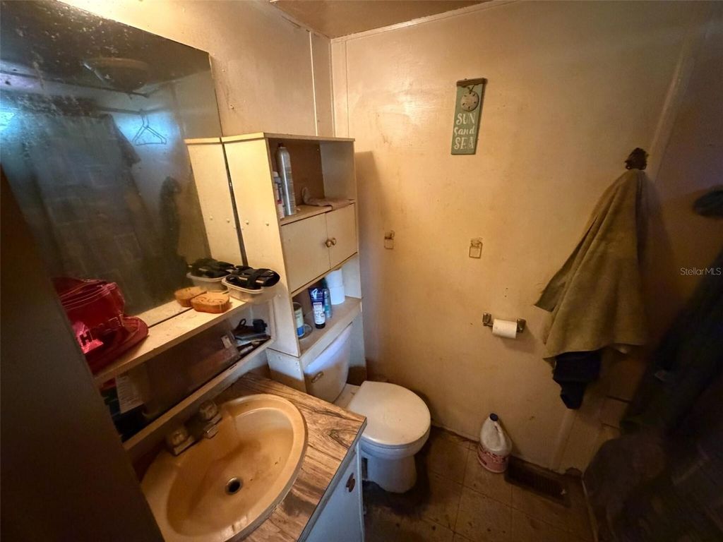 Image 10 of property listing at 5175 W WINTER SUN LANE, Homosassa, FL 34446