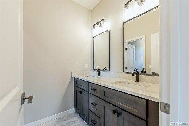 9758 Iosco Ridge Drive, Gregory, MI 48137