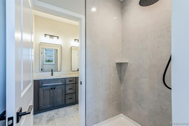 9758 Iosco Ridge Drive, Gregory, MI 48137