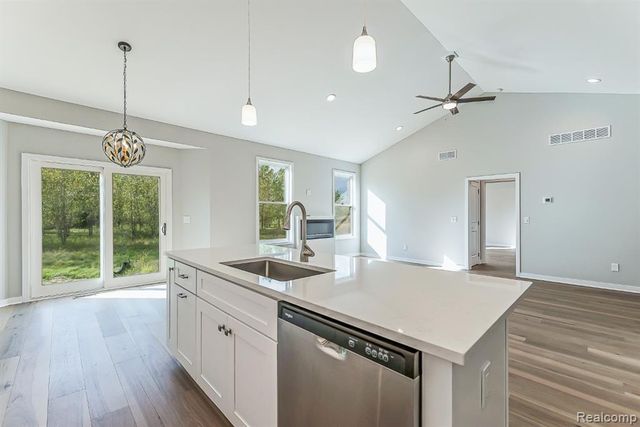 9758 Iosco Ridge Drive, Gregory, MI 48137