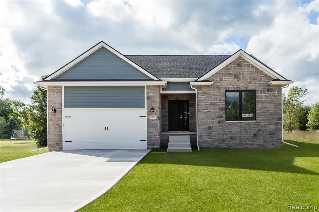 9758 Iosco Ridge Drive, Gregory, MI 48137