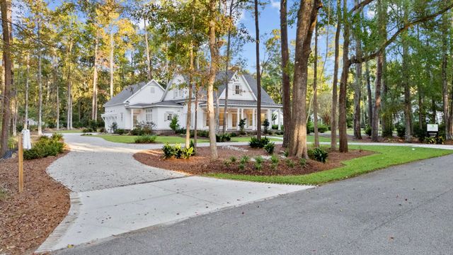 62 Makepeace Pl., Pawleys Island, SC 29585