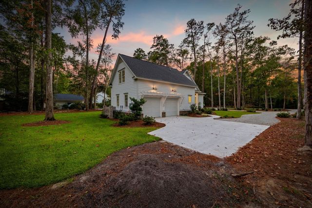 62 Makepeace Pl., Pawleys Island, SC 29585