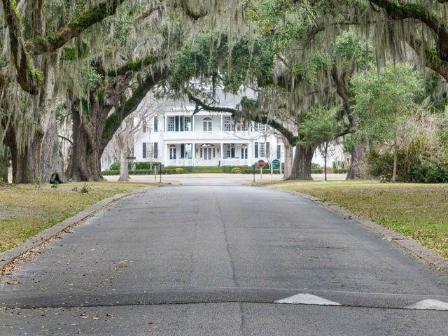 62 Makepeace Pl., Pawleys Island, SC 29585