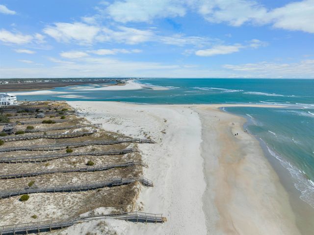 62 Makepeace Pl., Pawleys Island, SC 29585
