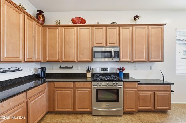 6769 W Fishermans Drive, Tucson, AZ 85757