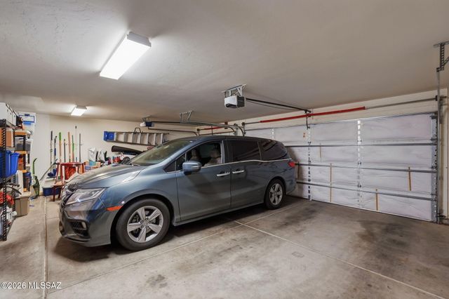 6769 W Fishermans Drive, Tucson, AZ 85757