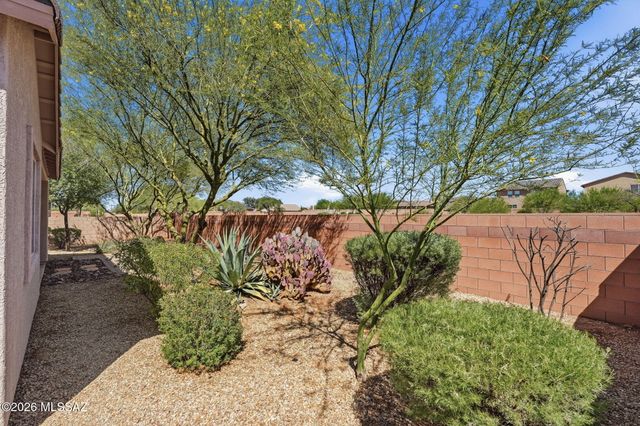 6769 W Fishermans Drive, Tucson, AZ 85757