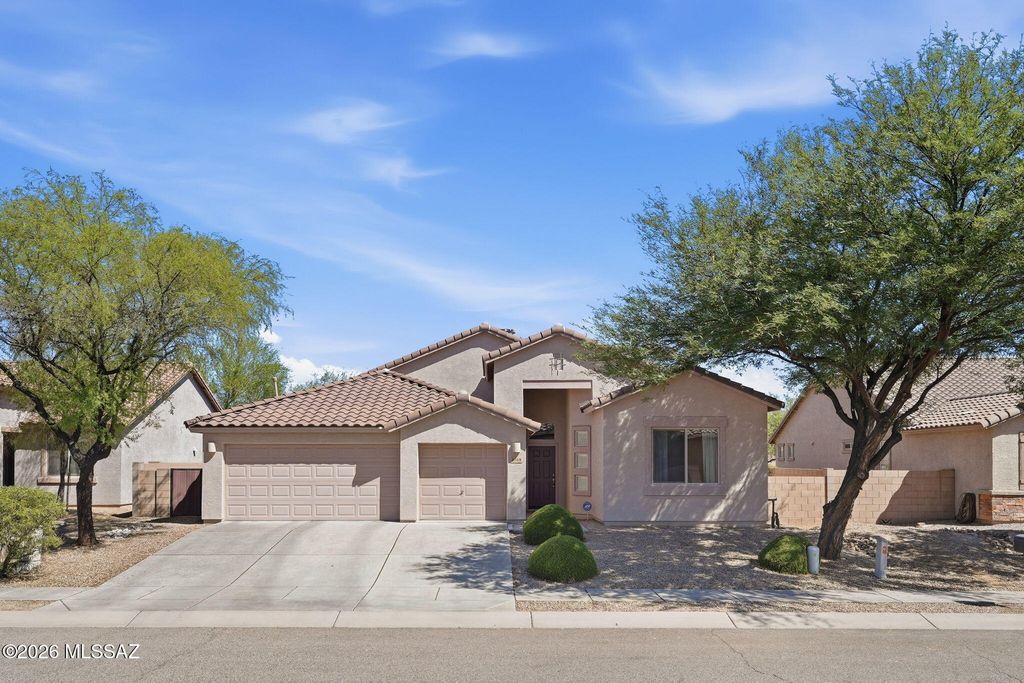 6769 W Fishermans Drive, Tucson, AZ 85757