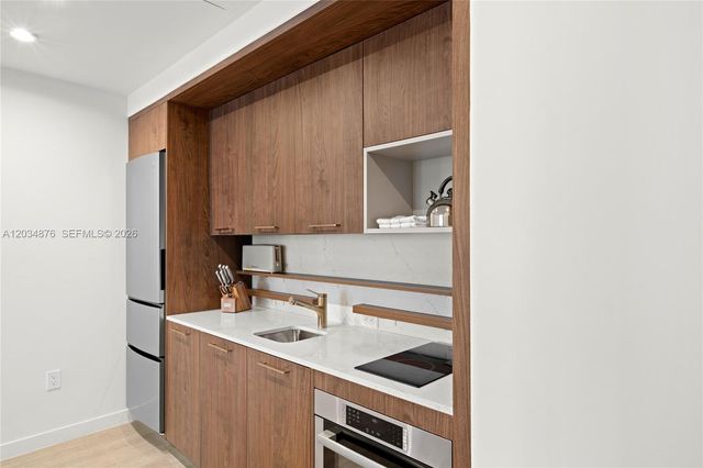 1611 SW 2nd Avenue 816, Miami, FL 33129