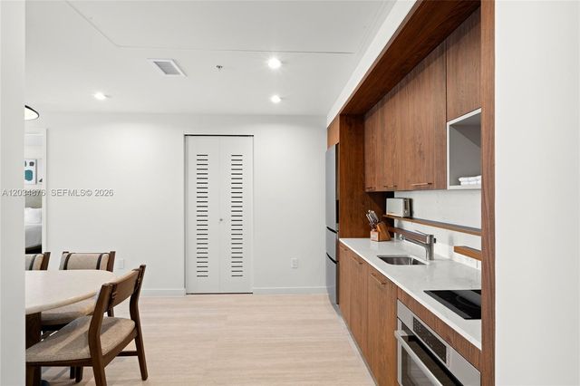 1611 SW 2nd Avenue 816, Miami, FL 33129