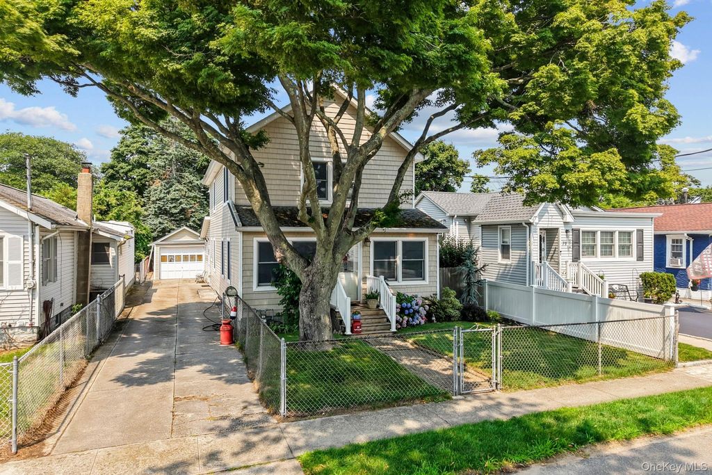 81 Wilson Avenue, Amityville, NY 11701 — photo 5